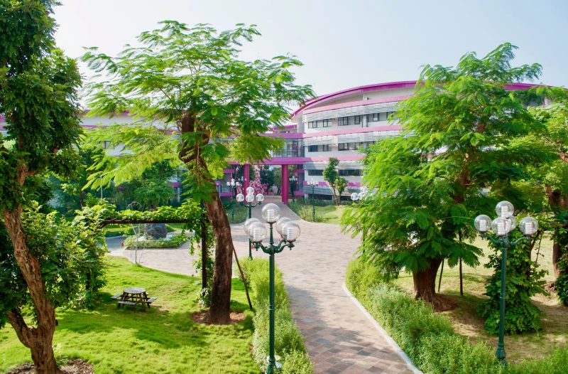 Green campus in the heart of the capital